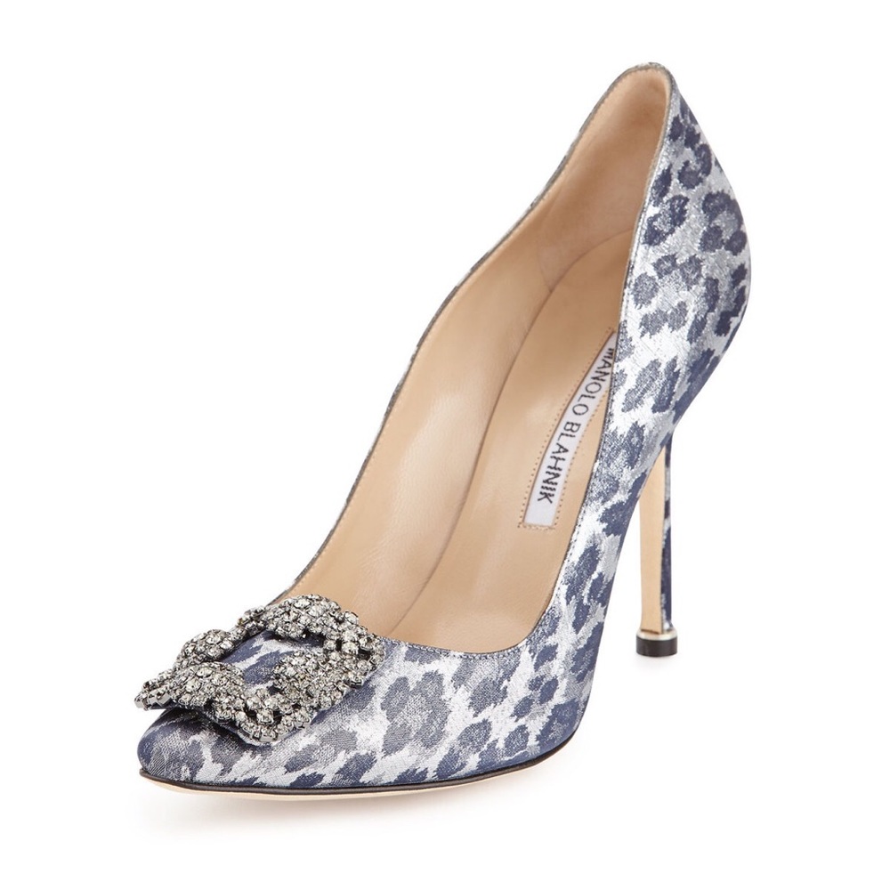 Manolo Blahnik
Hangisi Crystal-buckle Leopard